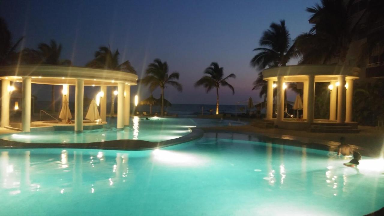 A Pie De Playa Con Alberca Jacuzzi Vista Al Mar Apartment Mazatlan Luaran gambar