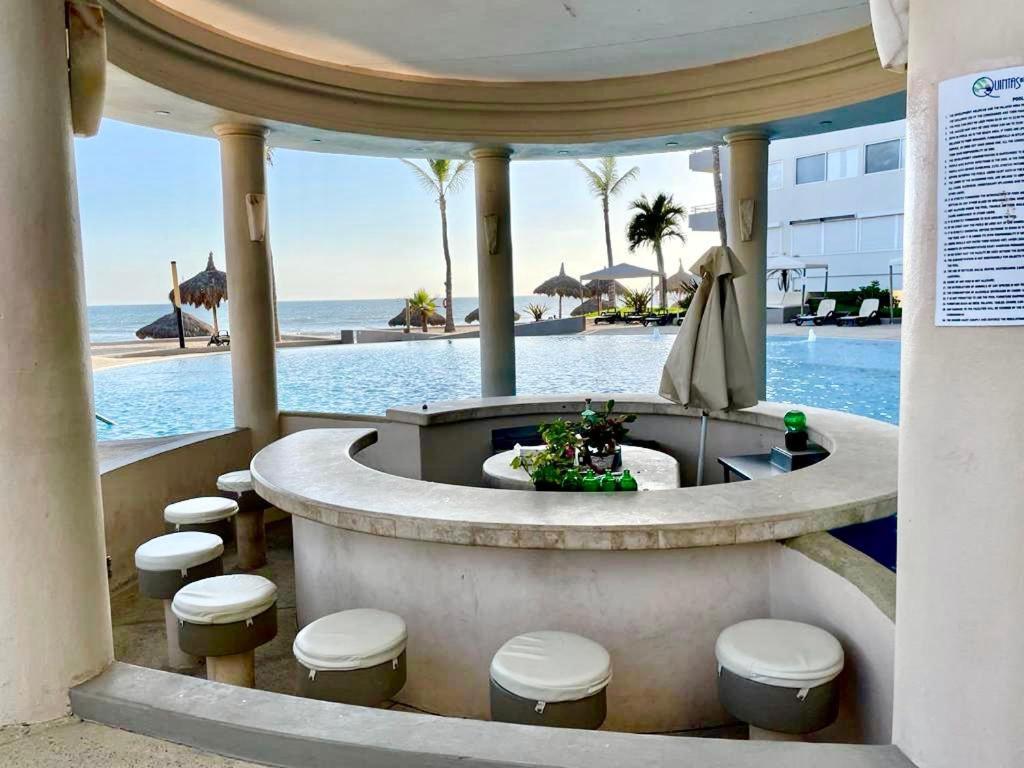 A Pie De Playa Con Alberca Jacuzzi Vista Al Mar Apartment Mazatlan Luaran gambar